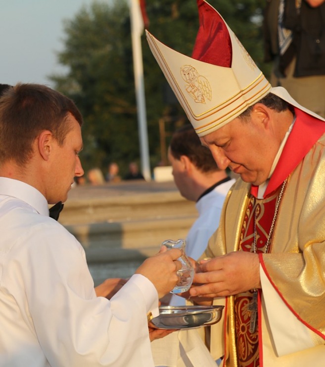 Daži fotomirkļi no Vissvētākās Jaunavas Marijas debesīs uzņemšanas svētkiem Aglonā 322217