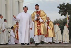 Daži fotomirkļi no Vissvētākās Jaunavas Marijas debesīs uzņemšanas svētkiem Aglonā 16