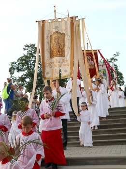 Daži fotomirkļi no Vissvētākās Jaunavas Marijas debesīs uzņemšanas svētkiem Aglonā 25