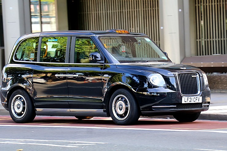 Londona var lepoties ar greznu privāto un valsts dienesta autoparku. Sadarbībā ar «airBaltic» 324533