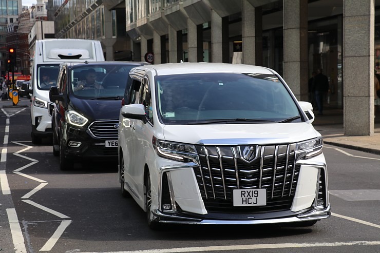 Londona var lepoties ar greznu privāto un valsts dienesta autoparku. Sadarbībā ar «airBaltic» 324546