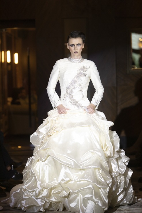 Rīgas modes nedēļā «Riga Fashion Week 2022» prezentējas «VOLGA VINTAGE» un «QOOQOO» no Latvijas. Foto: Mark Litvyakov 325350