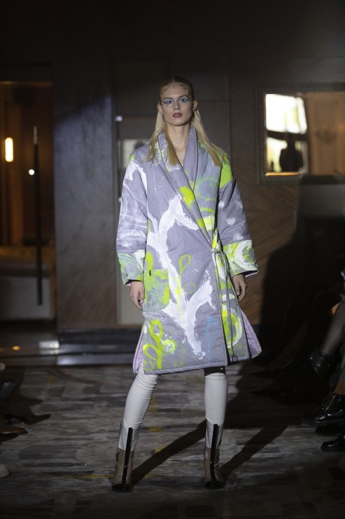 Rīgas modes nedēļā «Riga Fashion Week 2022» prezentējas «VOLGA VINTAGE» un «QOOQOO» no Latvijas. Foto: Mark Litvyakov 325369