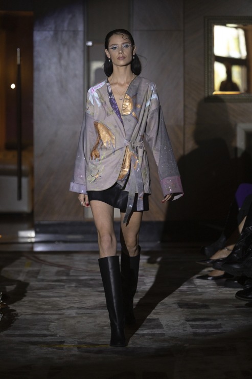 Rīgas modes nedēļā «Riga Fashion Week 2022» prezentējas «VOLGA VINTAGE» un «QOOQOO» no Latvijas. Foto: Mark Litvyakov 325375