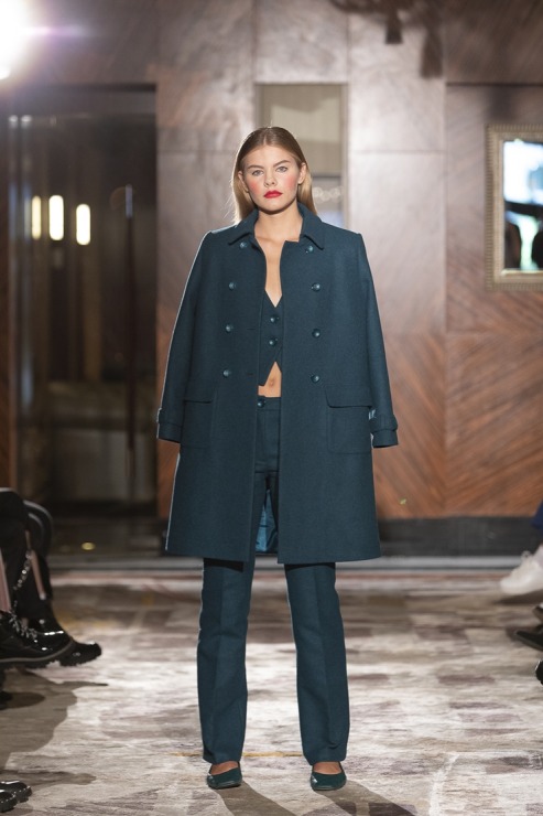 Rīgas modes nedēļā «Riga Fashion Week 2022» prezentējas «UNATTACHED» un «ONE WOLF» no Latvijas. Foto: Mark Litvyakov 325394