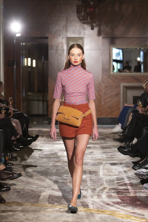 Rīgas modes nedēļā «Riga Fashion Week 2022» prezentējas «UNATTACHED» un «ONE WOLF» no Latvijas. Foto: Mark Litvyakov Rīgas modes nedēļā «Riga Fashion Week 2022» prezentējas «UNATTACHED» un «ONE WOLF» no Latvijas. Foto: Mark Litvyakov 325382