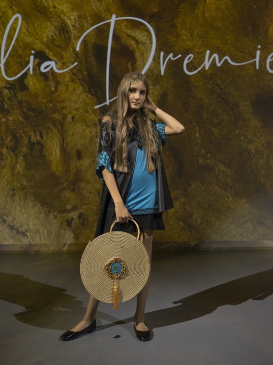 Rīgas modes nedēļā «Riga Fashion Week 2022» prezentējas «Julija Dremiene» no Lietuvas. Foto: Mark Litvyakov Rīgas modes nedēļā «Riga Fashion Week 2022» prezentējas «Julija Dremiene» no Lietuvas. Foto: Mark Litvyakov 325486