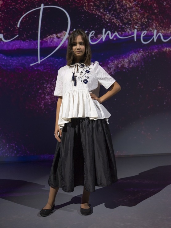Rīgas modes nedēļā «Riga Fashion Week 2022» prezentējas «Julija Dremiene» no Lietuvas. Foto: Mark Litvyakov Rīgas modes nedēļā «Riga Fashion Week 2022» prezentējas «Julija Dremiene» no Lietuvas. Foto: Mark Litvyakov 325499