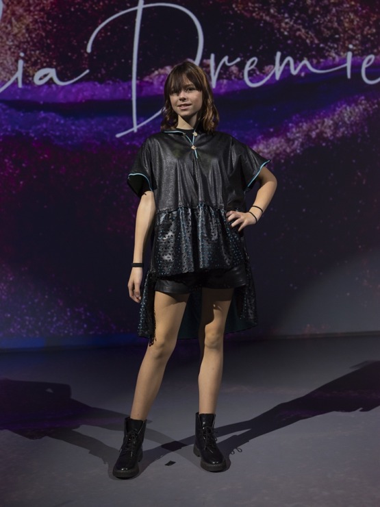 Rīgas modes nedēļā «Riga Fashion Week 2022» prezentējas «Julija Dremiene» no Lietuvas. Foto: Mark Litvyakov Rīgas modes nedēļā «Riga Fashion Week 2022» prezentējas «Julija Dremiene» no Lietuvas. Foto: Mark Litvyakov 325501