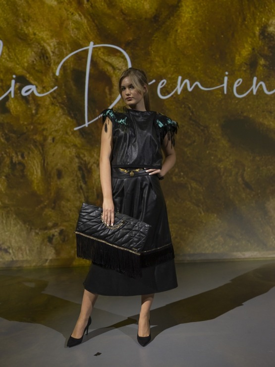Rīgas modes nedēļā «Riga Fashion Week 2022» prezentējas «Julija Dremiene» no Lietuvas. Foto: Mark Litvyakov Rīgas modes nedēļā «Riga Fashion Week 2022» prezentējas «Julija Dremiene» no Lietuvas. Foto: Mark Litvyakov 325475