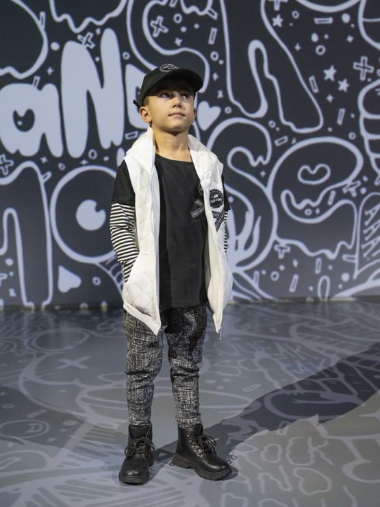 Rīgas modes nedēļā «Riga Fashion Week 2022» prezentējas «Rock & Mouse» no Latvijas. Foto: Mark Litvyakov Rīgas modes nedēļā «Riga Fashion Week 2022» prezentējas «Rock & Mouse» no Latvijas. Foto: Mark Litvyakov 325609