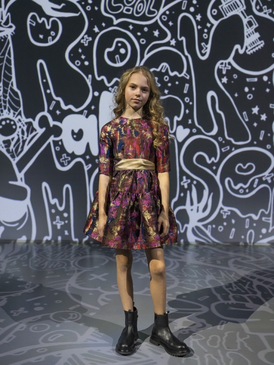 Rīgas modes nedēļā «Riga Fashion Week 2022» prezentējas «Rock & Mouse» no Latvijas. Foto: Mark Litvyakov 325614