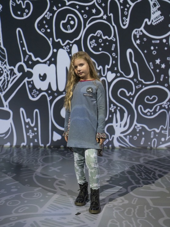 Rīgas modes nedēļā «Riga Fashion Week 2022» prezentējas «Rock & Mouse» no Latvijas. Foto: Mark Litvyakov 325619