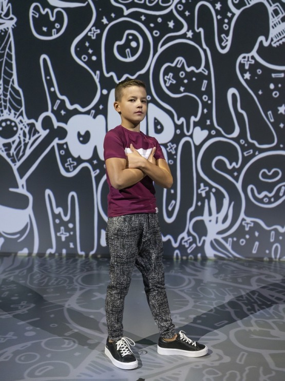 Rīgas modes nedēļā «Riga Fashion Week 2022» prezentējas «Rock & Mouse» no Latvijas. Foto: Mark Litvyakov 325620