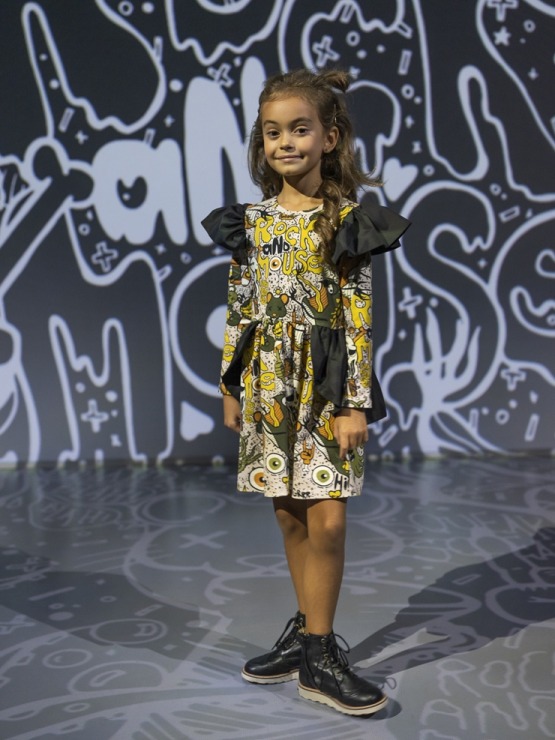 Rīgas modes nedēļā «Riga Fashion Week 2022» prezentējas «Rock & Mouse» no Latvijas. Foto: Mark Litvyakov 325597