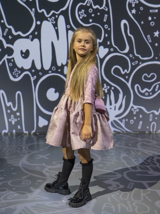 Rīgas modes nedēļā «Riga Fashion Week 2022» prezentējas «Rock & Mouse» no Latvijas. Foto: Mark Litvyakov Rīgas modes nedēļā «Riga Fashion Week 2022» prezentējas «Rock & Mouse» no Latvijas. Foto: Mark Litvyakov 325601