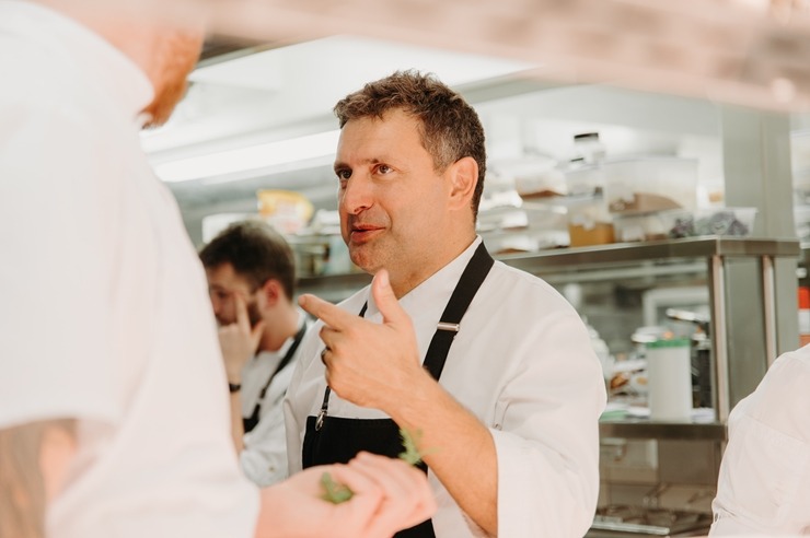 «Grand Hotel Kempinski Riga» atzīmē 5 gadu jubileju restorānā «Stage 22» ar Michelin līmeņa ēdieniem «Grand Hotel Kempinski Riga» atzīmē 5 gadu jubileju restorānā «Stage 22» ar Michelin līmeņa ēdieniem 325775