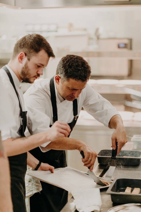 «Grand Hotel Kempinski Riga» atzīmē 5 gadu jubileju restorānā «Stage 22» ar Michelin līmeņa ēdieniem «Grand Hotel Kempinski Riga» atzīmē 5 gadu jubileju restorānā «Stage 22» ar Michelin līmeņa ēdieniem 325777