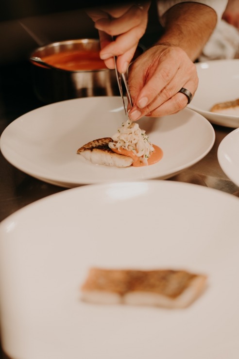 «Grand Hotel Kempinski Riga» atzīmē 5 gadu jubileju restorānā «Stage 22» ar Michelin līmeņa ēdieniem «Grand Hotel Kempinski Riga» atzīmē 5 gadu jubileju restorānā «Stage 22» ar Michelin līmeņa ēdieniem 325783