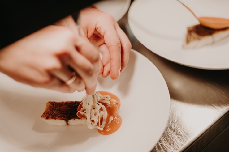 «Grand Hotel Kempinski Riga» atzīmē 5 gadu jubileju restorānā «Stage 22» ar Michelin līmeņa ēdieniem 325785