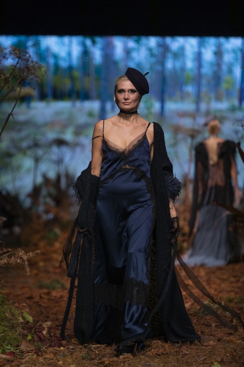 Rīgas modes nedēļā «Riga Fashion Week 2022» prezentējas «Amoralle» no Latvijas . Foto: Mark Litvyakov 325836