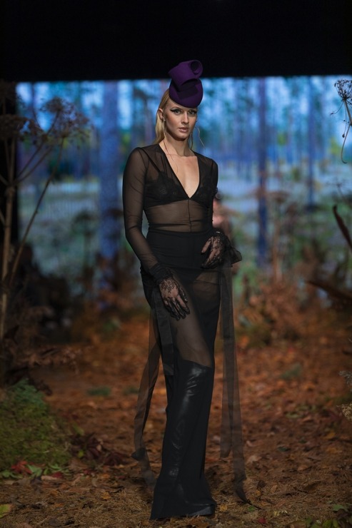 Rīgas modes nedēļā «Riga Fashion Week 2022» prezentējas «Amoralle» no Latvijas . Foto: Mark Litvyakov 325856
