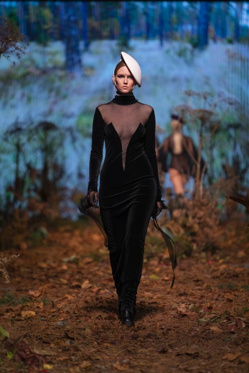 Rīgas modes nedēļā «Riga Fashion Week 2022» prezentējas «Amoralle» no Latvijas . Foto: Mark Litvyakov 325868