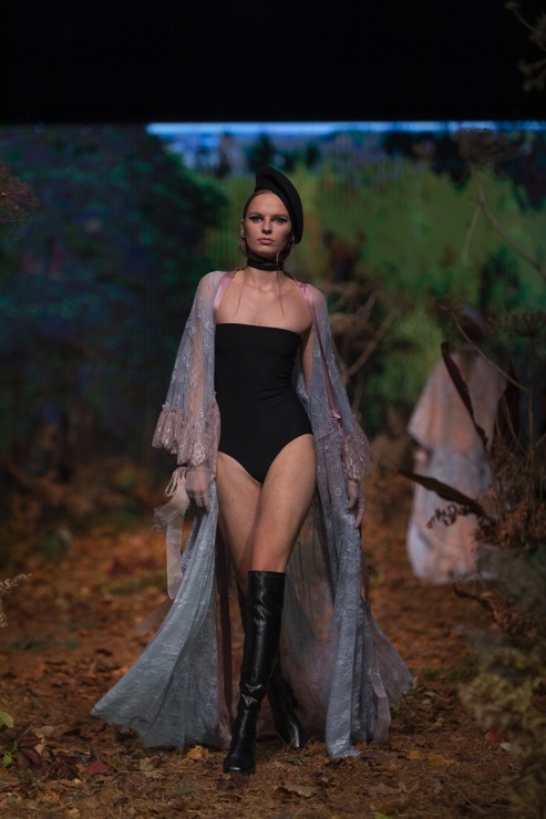 Rīgas modes nedēļā «Riga Fashion Week 2022» prezentējas «Amoralle» no Latvijas . Foto: Mark Litvyakov 325834