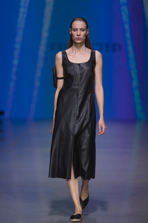 Rīgas modes nedēļā «Riga Fashion Week 2022» prezentējas «Collected Story» no Latvijas. Foto: Mark Litvyakov Rīgas modes nedēļā «Riga Fashion Week 2022» prezentējas «Collected Story» no Latvijas. Foto: Mark Litvyakov 326159