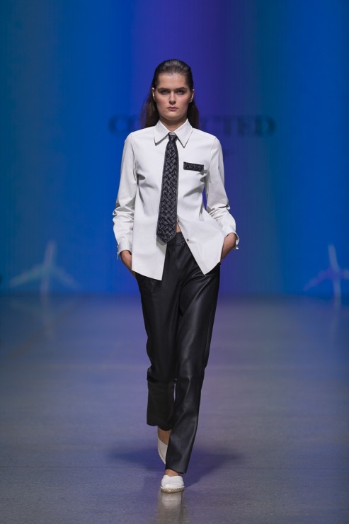 Rīgas modes nedēļā «Riga Fashion Week 2022» prezentējas «Collected Story» no Latvijas. Foto: Mark Litvyakov Rīgas modes nedēļā «Riga Fashion Week 2022» prezentējas «Collected Story» no Latvijas. Foto: Mark Litvyakov 326160