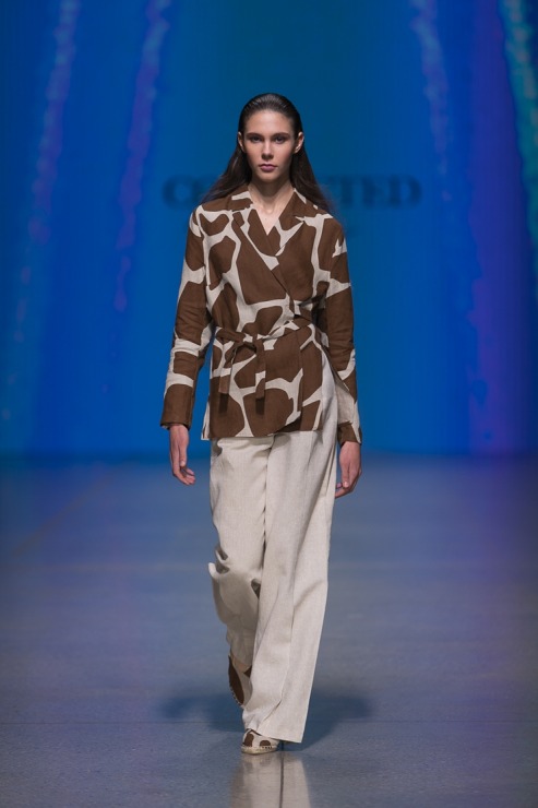 Rīgas modes nedēļā «Riga Fashion Week 2022» prezentējas «Collected Story» no Latvijas. Foto: Mark Litvyakov Rīgas modes nedēļā «Riga Fashion Week 2022» prezentējas «Collected Story» no Latvijas. Foto: Mark Litvyakov 326142