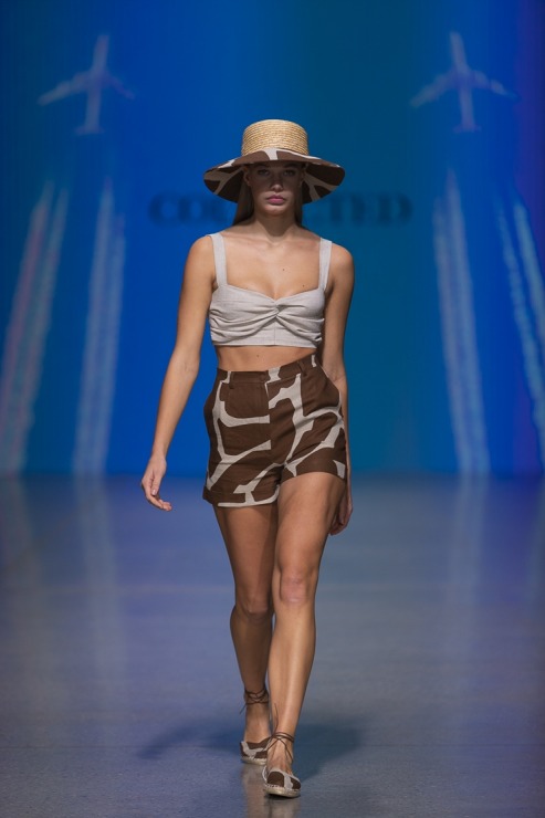Rīgas modes nedēļā «Riga Fashion Week 2022» prezentējas «Collected Story» no Latvijas. Foto: Mark Litvyakov Rīgas modes nedēļā «Riga Fashion Week 2022» prezentējas «Collected Story» no Latvijas. Foto: Mark Litvyakov 326143