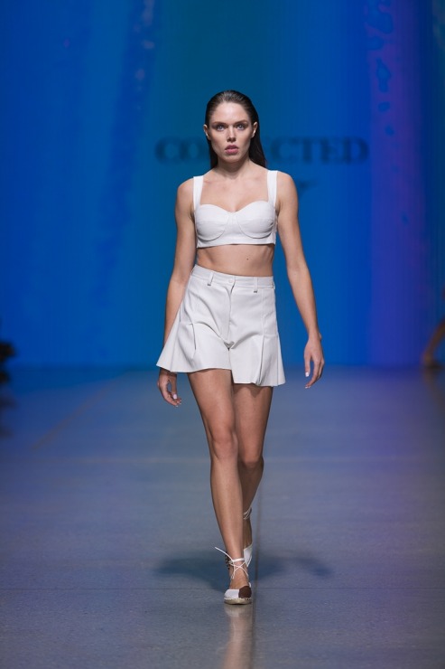 Rīgas modes nedēļā «Riga Fashion Week 2022» prezentējas «Collected Story» no Latvijas. Foto: Mark Litvyakov Rīgas modes nedēļā «Riga Fashion Week 2022» prezentējas «Collected Story» no Latvijas. Foto: Mark Litvyakov 326146