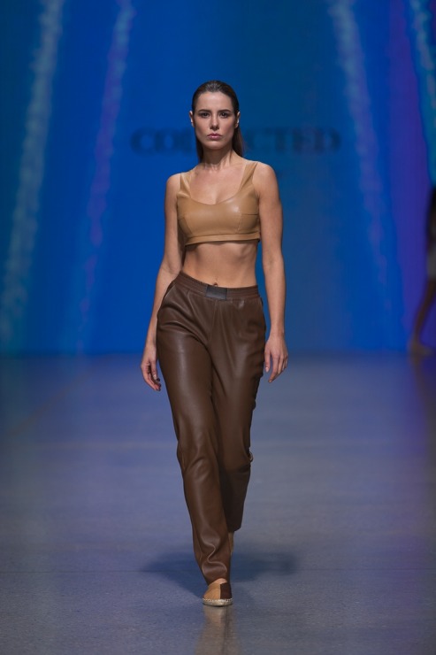 Rīgas modes nedēļā «Riga Fashion Week 2022» prezentējas «Collected Story» no Latvijas. Foto: Mark Litvyakov Rīgas modes nedēļā «Riga Fashion Week 2022» prezentējas «Collected Story» no Latvijas. Foto: Mark Litvyakov 326147