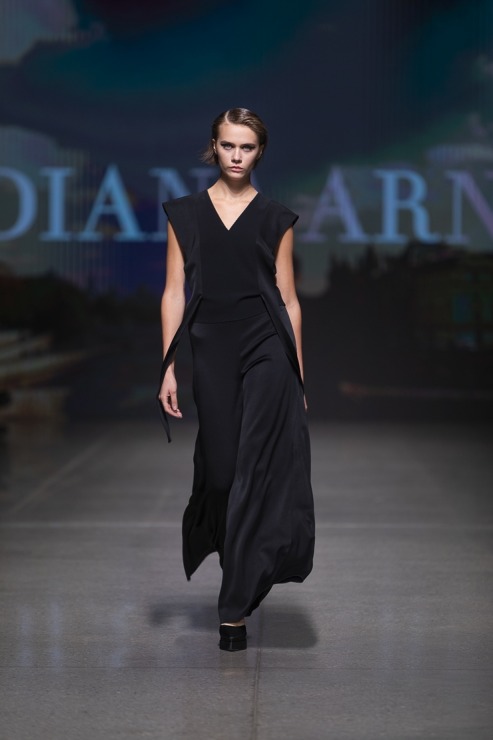 Rīgas modes nedēļā «Riga Fashion Week 2022» prezentējas «Diana Arno» no Igaunijas. Foto: Mark Litvyakov Rīgas modes nedēļā «Riga Fashion Week 2022» prezentējas «Diana Arno» no Igaunijas. Foto: Mark Litvyakov 326179