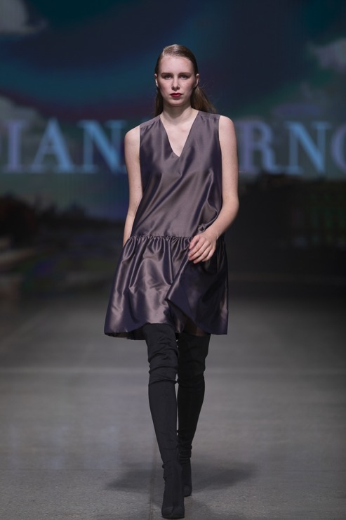 Rīgas modes nedēļā «Riga Fashion Week 2022» prezentējas «Diana Arno» no Igaunijas. Foto: Mark Litvyakov Rīgas modes nedēļā «Riga Fashion Week 2022» prezentējas «Diana Arno» no Igaunijas. Foto: Mark Litvyakov 326188
