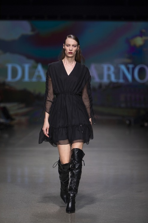 Rīgas modes nedēļā «Riga Fashion Week 2022» prezentējas «Diana Arno» no Igaunijas. Foto: Mark Litvyakov Rīgas modes nedēļā «Riga Fashion Week 2022» prezentējas «Diana Arno» no Igaunijas. Foto: Mark Litvyakov 326191