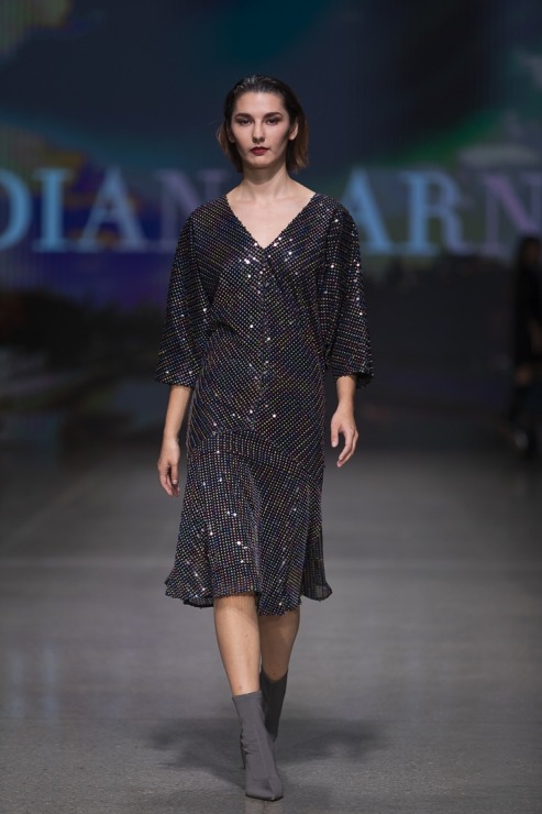 Rīgas modes nedēļā «Riga Fashion Week 2022» prezentējas «Diana Arno» no Igaunijas. Foto: Mark Litvyakov Rīgas modes nedēļā «Riga Fashion Week 2022» prezentējas «Diana Arno» no Igaunijas. Foto: Mark Litvyakov 326193