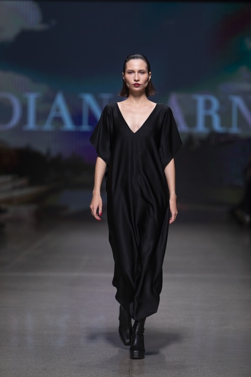 Rīgas modes nedēļā «Riga Fashion Week 2022» prezentējas «Diana Arno» no Igaunijas. Foto: Mark Litvyakov Rīgas modes nedēļā «Riga Fashion Week 2022» prezentējas «Diana Arno» no Igaunijas. Foto: Mark Litvyakov 326194