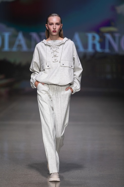 Rīgas modes nedēļā «Riga Fashion Week 2022» prezentējas «Diana Arno» no Igaunijas. Foto: Mark Litvyakov Rīgas modes nedēļā «Riga Fashion Week 2022» prezentējas «Diana Arno» no Igaunijas. Foto: Mark Litvyakov 326168
