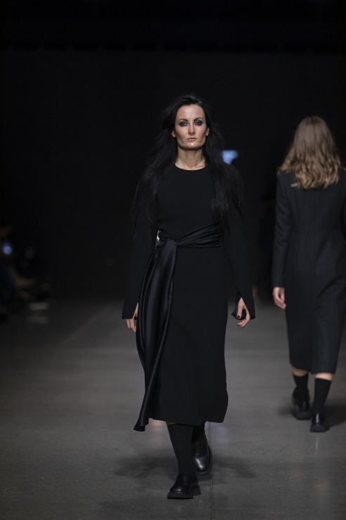 Rīgas modes nedēļā «Riga Fashion Week 2022» prezentējas «Iveta Vecmane» no Latvijas. Foto: Mark Litvyakov 326489