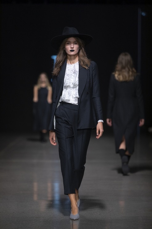 Rīgas modes nedēļā «Riga Fashion Week 2022» prezentējas «Iveta Vecmane» no Latvijas. Foto: Mark Litvyakov Rīgas modes nedēļā «Riga Fashion Week 2022» prezentējas «Iveta Vecmane» no Latvijas. Foto: Mark Litvyakov 326461