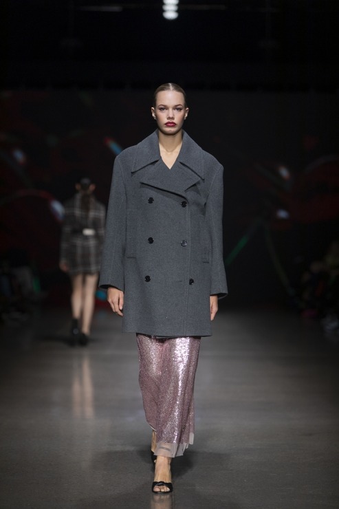 Rīgas modes nedēļā «Riga Fashion Week 2022» prezentējas «Nolo» no Latvijas. Foto: Mark Litvyakov 326515