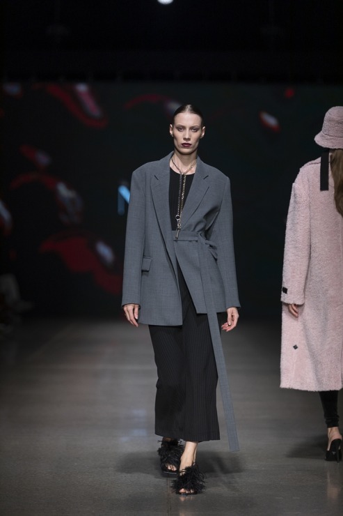 Rīgas modes nedēļā «Riga Fashion Week 2022» prezentējas «Nolo» no Latvijas. Foto: Mark Litvyakov 326518