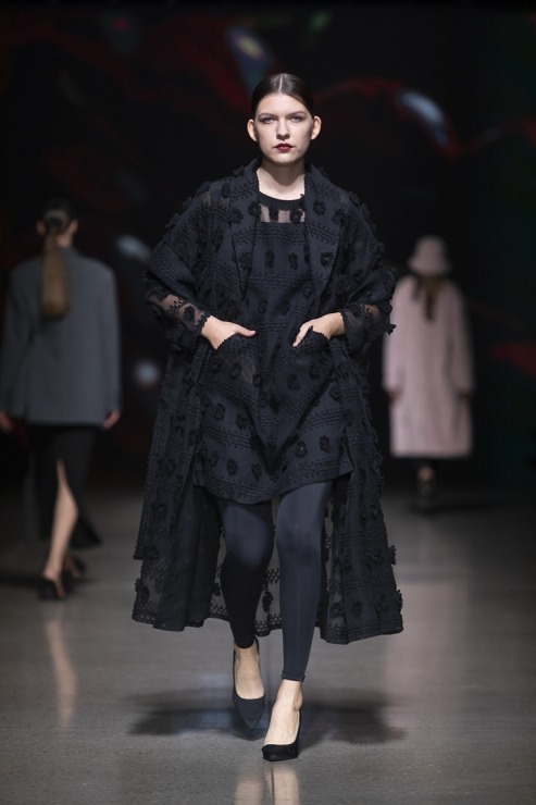 Rīgas modes nedēļā «Riga Fashion Week 2022» prezentējas «Nolo» no Latvijas. Foto: Mark Litvyakov 326519