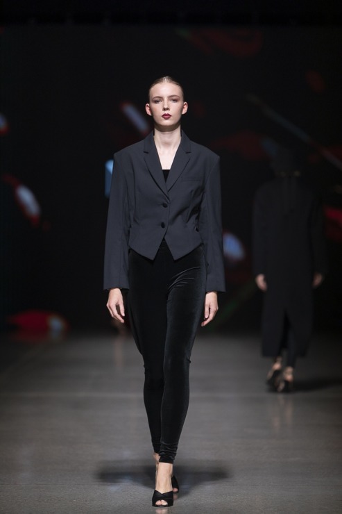 Rīgas modes nedēļā «Riga Fashion Week 2022» prezentējas «Nolo» no Latvijas. Foto: Mark Litvyakov 326528