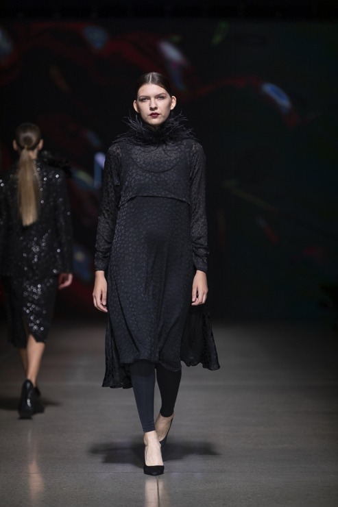 Rīgas modes nedēļā «Riga Fashion Week 2022» prezentējas «Nolo» no Latvijas. Foto: Mark Litvyakov 326532