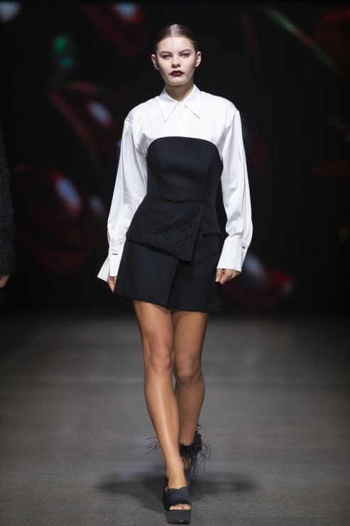 Rīgas modes nedēļā «Riga Fashion Week 2022» prezentējas «Nolo» no Latvijas. Foto: Mark Litvyakov 326538