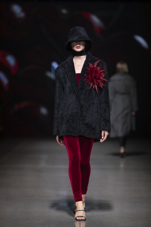 Rīgas modes nedēļā «Riga Fashion Week 2022» prezentējas «Nolo» no Latvijas. Foto: Mark Litvyakov 326510