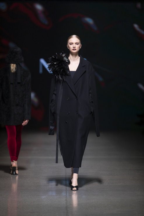 Rīgas modes nedēļā «Riga Fashion Week 2022» prezentējas «Nolo» no Latvijas. Foto: Mark Litvyakov 326511